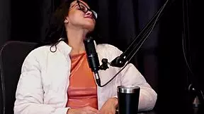 Começou com conteúdo caseiro adora seus pés tem diferença entre cama e câmera e sempre sonhou em entrar no pornô - natasha fiore watch on sheer red