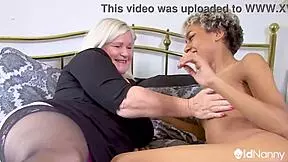 Does the oldnanny model seduce the photographer?