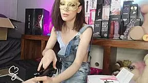 Sarah Sue Unboxes A Fuck Machine For Her Narrow Ass