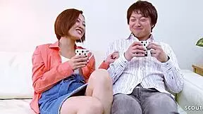 Suhonjava rdečelaska Japonka Ren Minamura z dolgimi bradavičkami v akciji