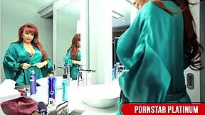 Wow, busty gilf Sexy Vanessa milks Kevin Stallions big dick like a champ!