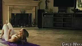 Teen Beauty Licks Pussy In Wild Threesome!