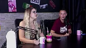 Marcelly Mello eskort vs içerikçi farklarını anlatıp online maruz kalıyor kırmızı şeffaf fetiş iç çamaşırıyla eskiyi kandırıyor