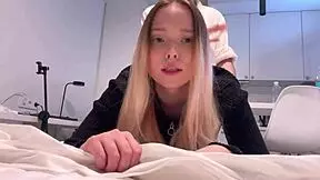 Lesana Mild, manažérka hotela, podvádza manžela tým, že sa zmáča a špiní so susedmi za tipy