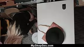 Babica obišče pisarno, postane hardcore jeba s teen 18+.