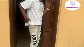 The gateman fucks his boss's wife anal every hot afternoon 😈