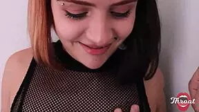 a meia-irmã da minha namorada me deu uma bela mamada na rola quase fomos pegos