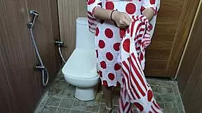 hindi teen stepson sneaks behind stepmom changing and she likes it 😈