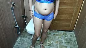 hindi teen stepson sneaks behind stepmom changing and she likes it 😈