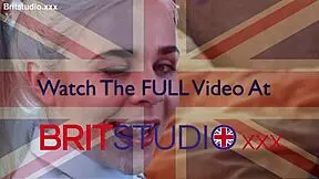 Ever Seen Blonde Bombshell Eat Pussy?