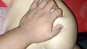 le dice a su marido por telefono amor estoy trabajando