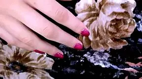 الجميلة البنية الكلاسيكية تُنيك في تجربة تصوير أزياء