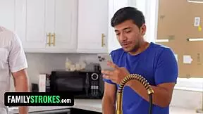 Group Bathes In Shower For Independence Day Trailer