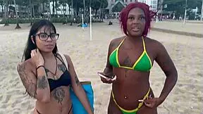 conheci 2 gostosas na praia e chamei pro abate