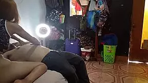 antojo sin dinero no es buena dupla señor pizzero quizás después amasar pizza no puede amasarme nalgas no olvide cremas estaré encantada que ponga relleno mm mm rico.