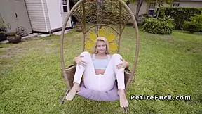 Spinner In Leggings Bangs Huge Dick