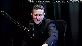 lack of communication in relationships? women exploring more, training two hands - cadu sem folego