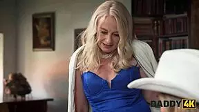 Bogati očka 69 z obrito punco sina