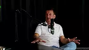 Carlos shares his best casting moments with Bia Hot and Pri Melancia in the podcast.