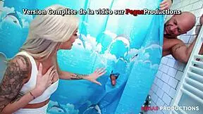 pegas productions la ptite blonde bien fourree sous la douche