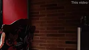 puta peligrosa se folla a un tipo arruinado despues de amenazarlo con un cuchillo