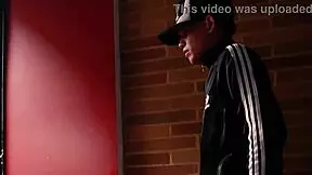 puta peligrosa se folla a un tipo arruinado despues de amenazarlo con un cuchillo