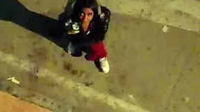 LATINA CALIENTE CON GRANDES TETAS NATURALES SE LA FOLLAn DESPUéS DE SUBIR A LA CASA!