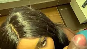 Colombian woman orders delivery and pays with sex