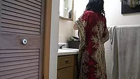 Pakistani Stepmother Shocked As Stepson Cums Inside Her Pussy