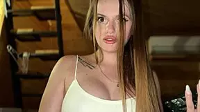 Pogledal sem drugo žensko med seksom in dokazala je, da je boljša z grobim jahanjem