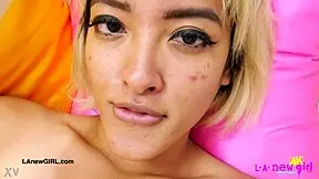 דוגמנית אסיאתית מדהימה מציגה גוף סקסי בהאודישן