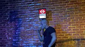 Cassie Young 18+ masturboi imiessä ja naiessa monsterikyrpää doggystylessä 😏