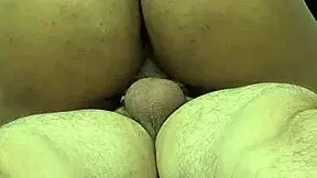 que rico sentir un macho correrse dentro mientras le cabalgo la verga con mi gran culo