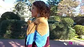 Kami keluar jalan tanya orang nak kongkek Elena de la Vega