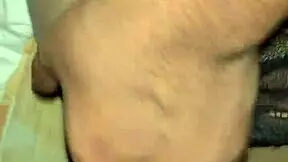 me intenta meter el dedo en el culito apretado de la teen