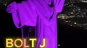 The police officer's wife decides to get even, recording a video for xvideos in mask and wig.