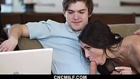 i fixed the laptop while freeusing stepsisters orally