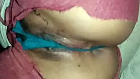 padrastro entra en la madrugada a mi habitacion y me folla por detras con anal y pussy mojada