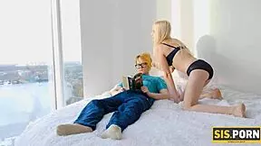 Sisporn guy satisfies blond stepsis behind her resting boyfriend