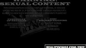 i fuckd victoria puppy in my appartmnt