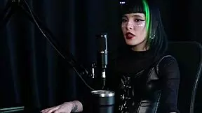 Carol RHCP lost virginity in mother's bed after school video leaked.