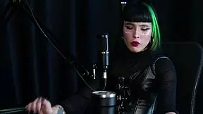 Carol RHCP lost virginity in mother's bed after school video leaked.