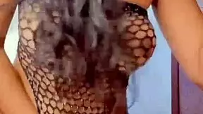 Olha nos meus olhos e sente essa buceta molhada macia apertando at� voc� gozar dentro dentro de mim