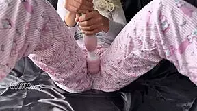 asian teen masturbating her horny pussy to big squirt orgasm