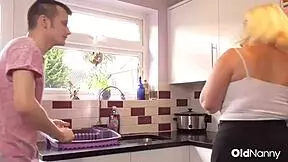 mature lacey starr gives blowjob and doggystyle to sam