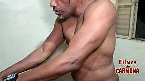 Duvido você não gozar com essa suruba gostosa?