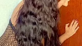 Olha nos meus olhos e sente essa buceta molhada macia apertando at� voc� gozar dentro dentro de mim