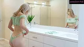 why does this big cock fill jaime jett with all that irish luck in missionary?