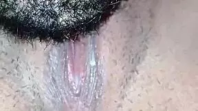 el me chupo todo el clitoris hasta llegar al orgasmo