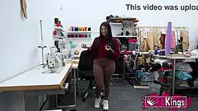 Young babe lara rey wants to show us what happens when her lessons end?